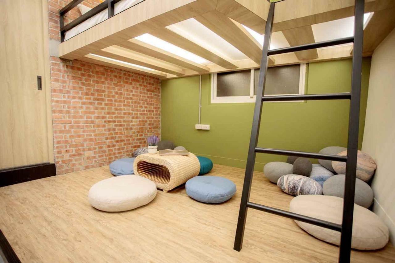 BIRD series B&B&Hostel複合式民宿 Tainan Exterior foto