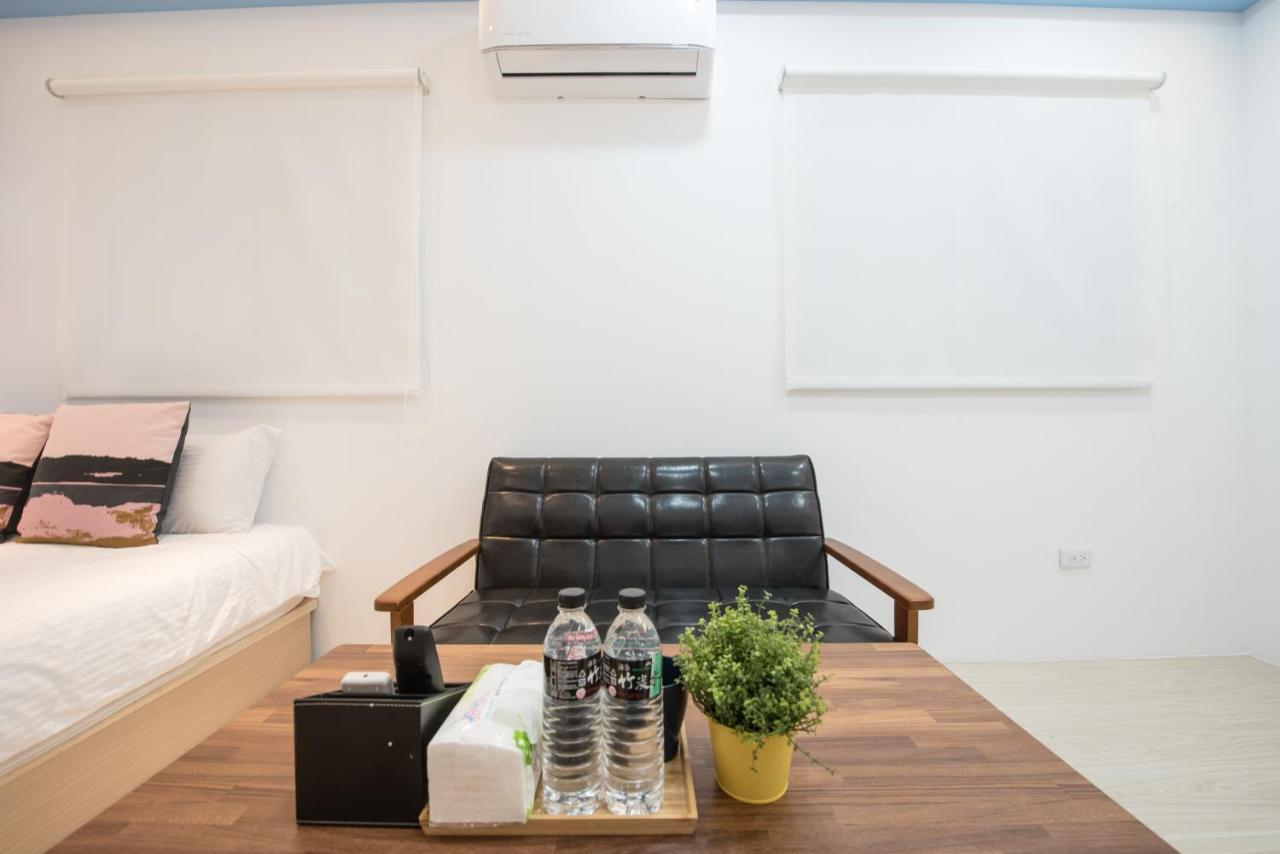BIRD series B&B&Hostel複合式民宿 Tainan Exterior foto